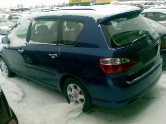 2003 Toyota Ipsum Photos