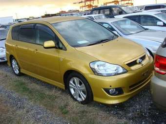 2003 Toyota Ipsum Images