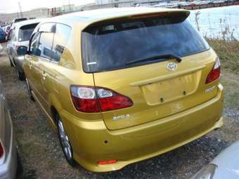 2003 Toyota Ipsum Pictures