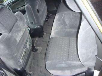 2003 Toyota Ipsum Photos