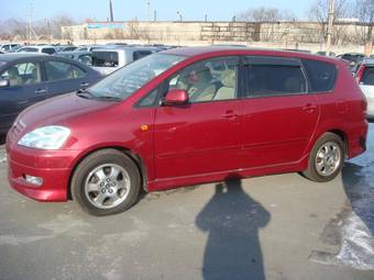 2003 Toyota Ipsum Photos