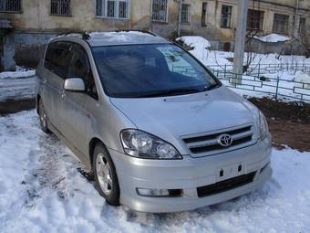 2003 Toyota Ipsum Photos