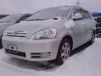 2003 Toyota Ipsum Photos