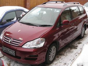 2003 Toyota Ipsum Pictures