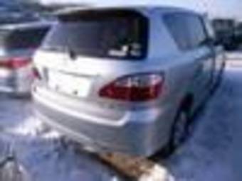 2003 Toyota Ipsum Photos