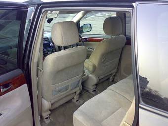 2003 Toyota Ipsum Photos