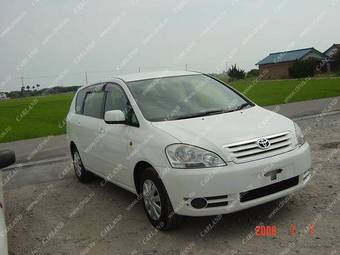2003 Toyota Ipsum Pictures