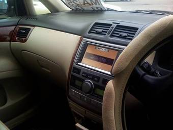 2003 Toyota Ipsum Pictures