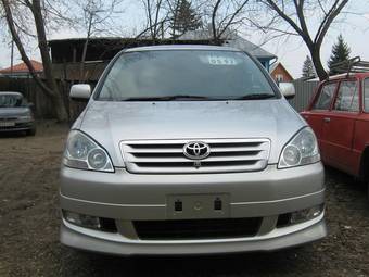 2003 Toyota Ipsum Images