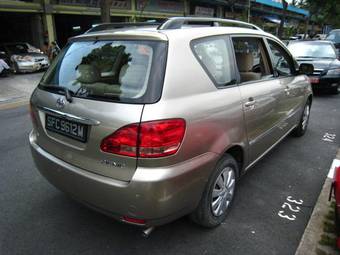 2003 Toyota Ipsum Pictures