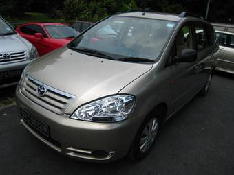 2003 Toyota Ipsum Photos