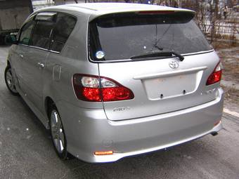 2003 Toyota Ipsum Photos
