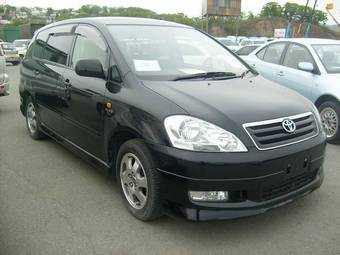 2003 Toyota Ipsum Pictures