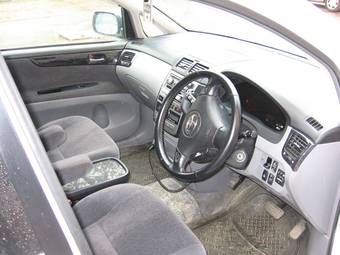 2003 Toyota Ipsum Pictures