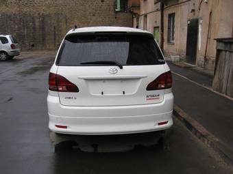 2003 Toyota Ipsum Pictures