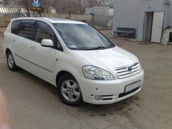 2003 Toyota Ipsum Pictures