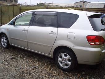 2003 Toyota Ipsum Pictures