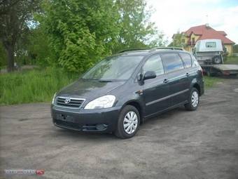 2003 Toyota Ipsum Images