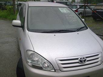 2003 Toyota Ipsum Photos