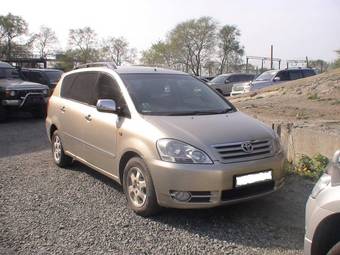 2003 Toyota Ipsum Photos