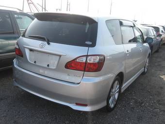2003 Toyota Ipsum Pictures