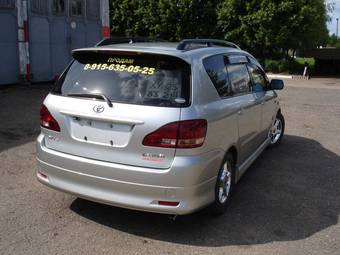 2003 Toyota Ipsum Photos