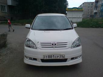 2003 Toyota Ipsum Pics
