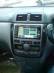 2003 Toyota Ipsum Pictures