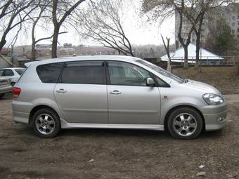 2003 Toyota Ipsum Photos