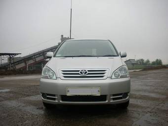2003 Toyota Ipsum Pictures