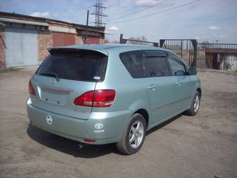 2003 Toyota Ipsum Pics