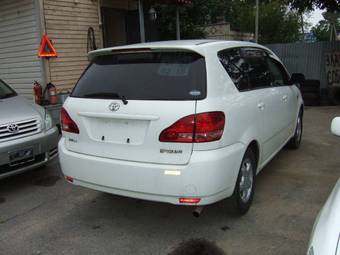 2003 Toyota Ipsum Wallpapers