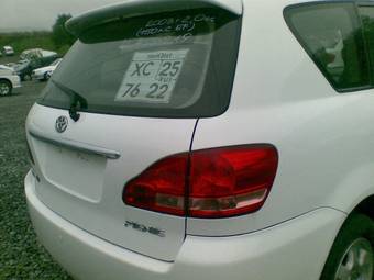 2003 Toyota Ipsum Pictures