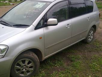 2003 Toyota Ipsum Photos