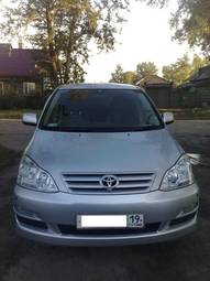 2003 Toyota Ipsum Pictures