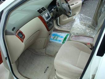 2003 Toyota Ipsum Photos
