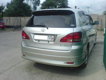 2003 Toyota Ipsum Pictures