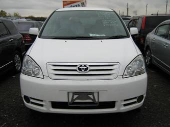 2003 Toyota Ipsum Pictures