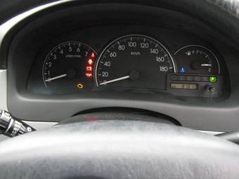 2003 Toyota Ipsum Pictures