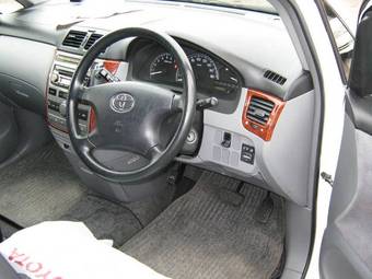 2003 Toyota Ipsum Pics