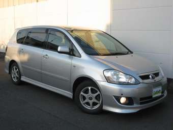 2004 Toyota Ipsum