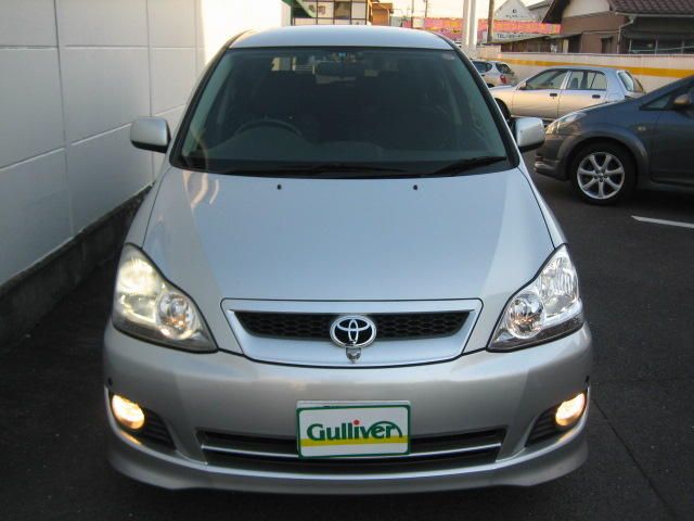 2004 Toyota Ipsum