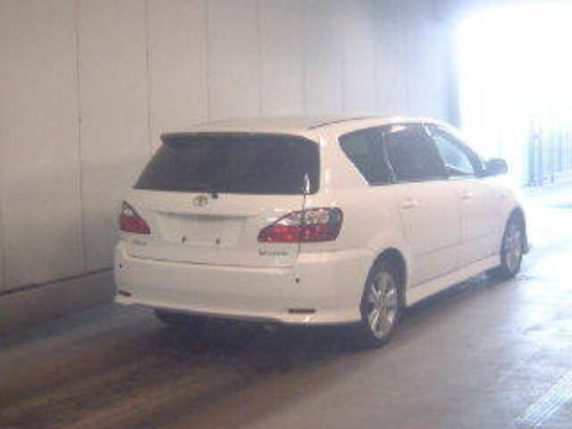 2004 Toyota Ipsum