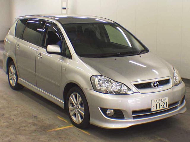 2004 Toyota Ipsum