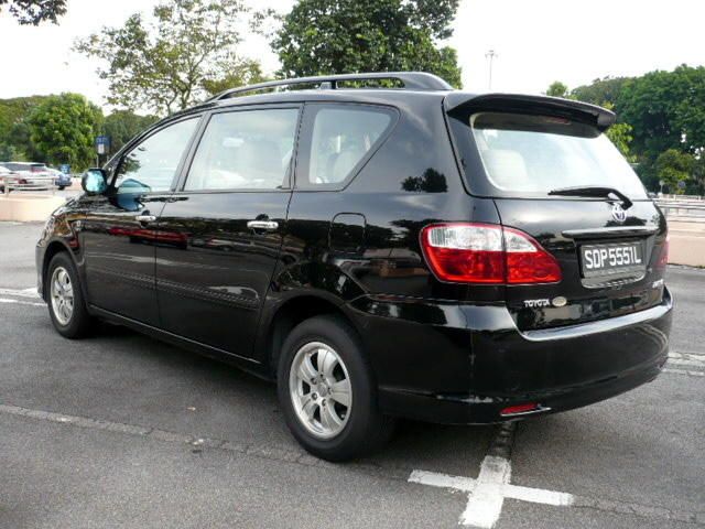 2004 Toyota Ipsum