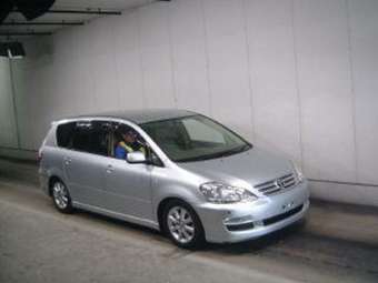2004 Toyota Ipsum