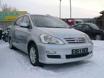 2004 Toyota Ipsum