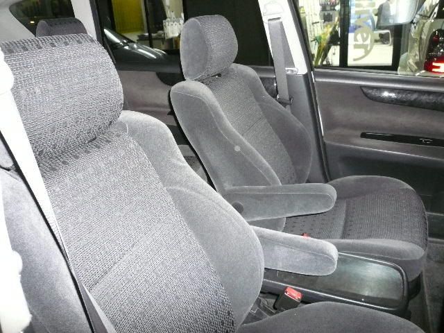 2004 Toyota Ipsum