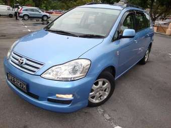 2004 Toyota Ipsum