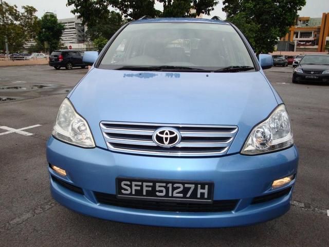 2004 Toyota Ipsum
